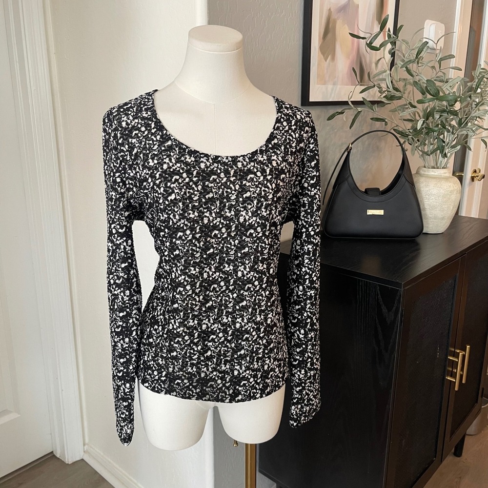 Kiara Textured Long Sleeve Top Women Large Black White Excellent Abstract Grunge